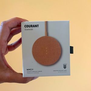 NWT Courant Magnetic Wireless Charger